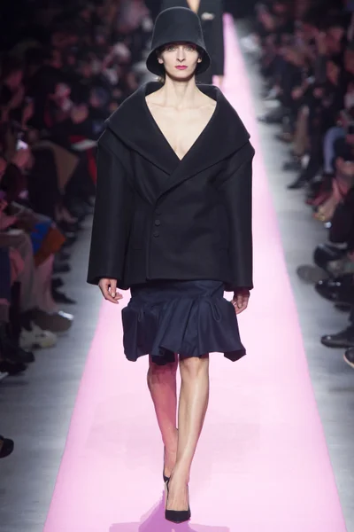 Look 11